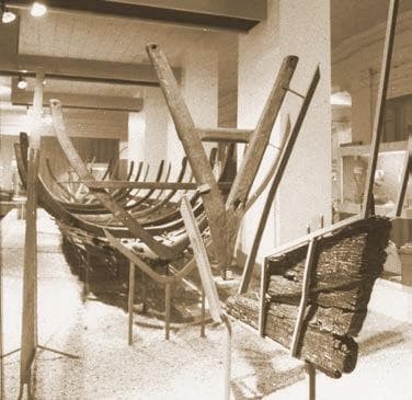 Traditional Padau (prahu) hull construction using lashed-lug technology